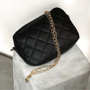 Chic Black Quilted Crossbody Bag with Chain
